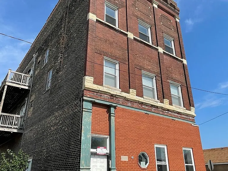 3081 S Lock St — Photo 1