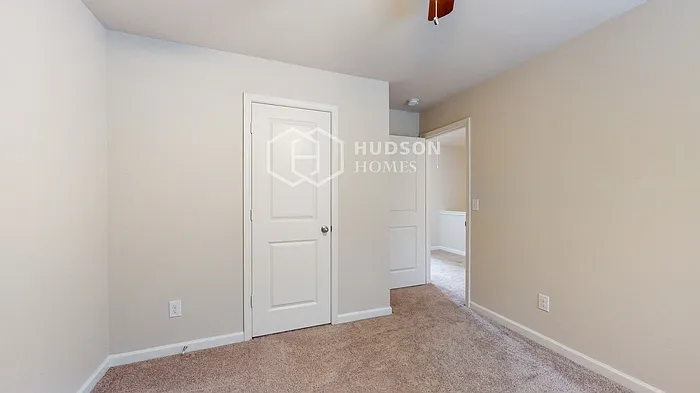 215 Scotland Dr — Photo 17