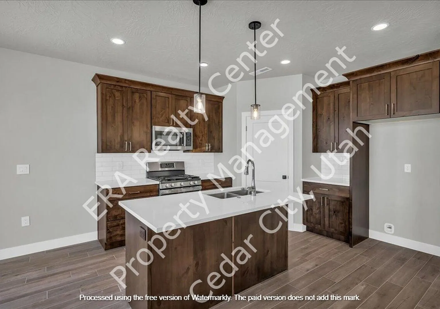 Move-In Discount Newer Construction 3 bedroom- 2 bath Single Family Home — Photo 3