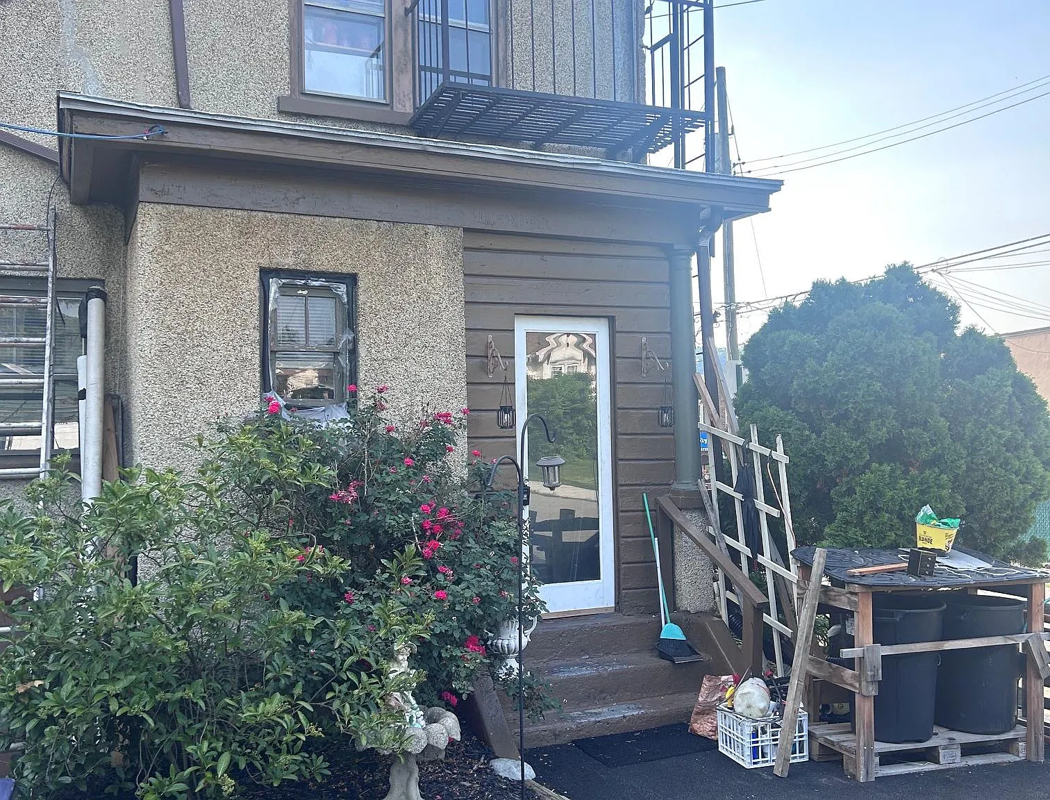 2 bed, 1.0 bath, 800 sqft, $3,000 — Photo 1