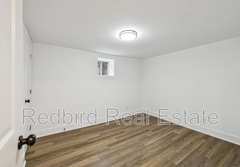 611 S 12th St #B — Photo 7