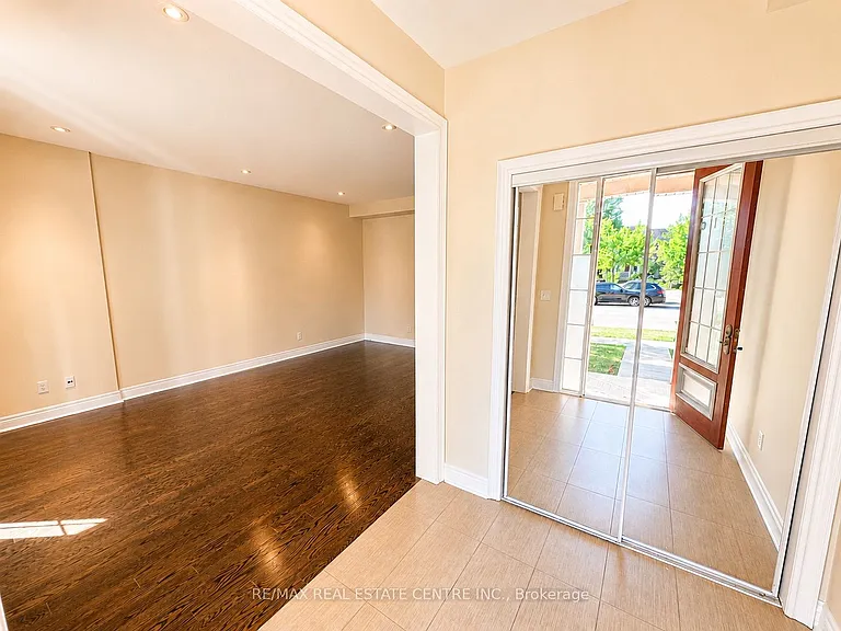 2491 Postmaster Dr — Photo 2