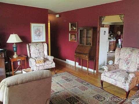 3rd image of 20513 Shores St