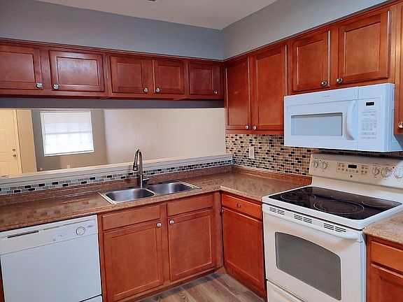 3rd image of 1333 Sophie Blvd