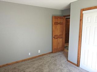 105 S Union St, New Franklin, MO 65274