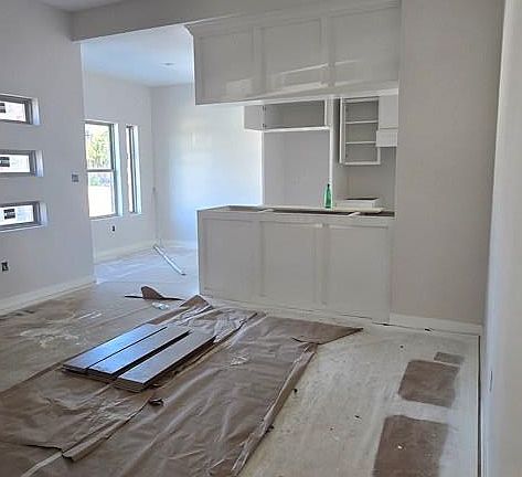 4th image of 407 W 7th St