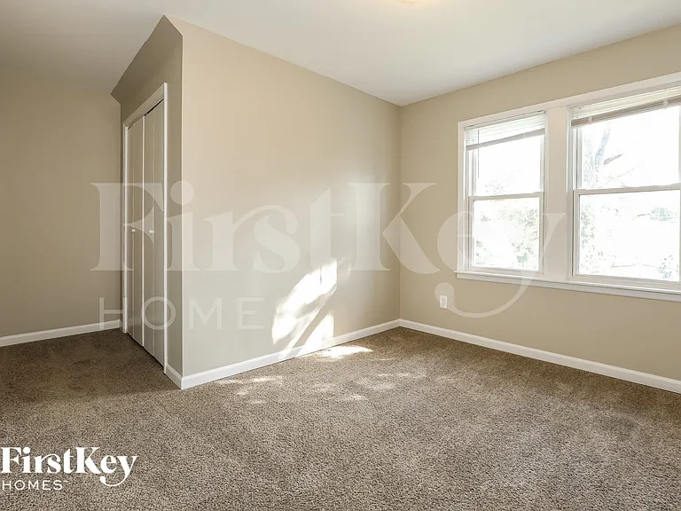 14 E Willow Dr — Photo 12