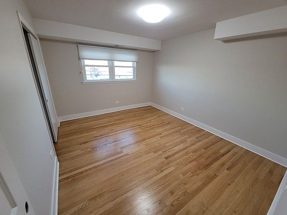 5th image of 1215 Balmoral Ave