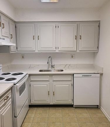 4th image of 43 Newport Ct #247