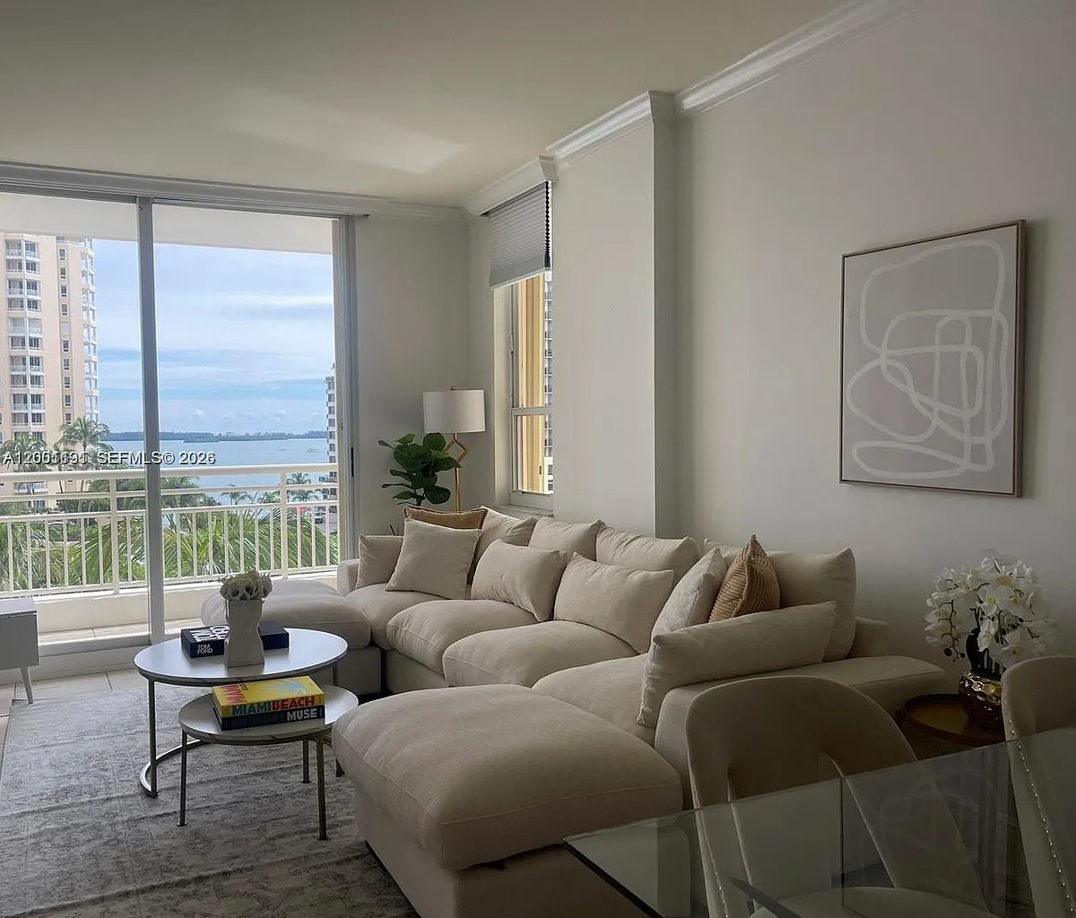 Building Photo - 888 Brickell Key Dr #905