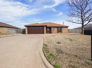 1710 Blackfoot Dr, Cleburne, TX 76033