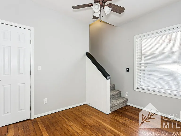 3329 E 1st St N — Photo 11