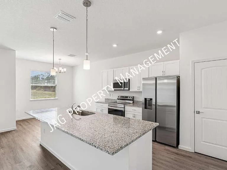 2613 Hagoplan Ave SW — Photo 2