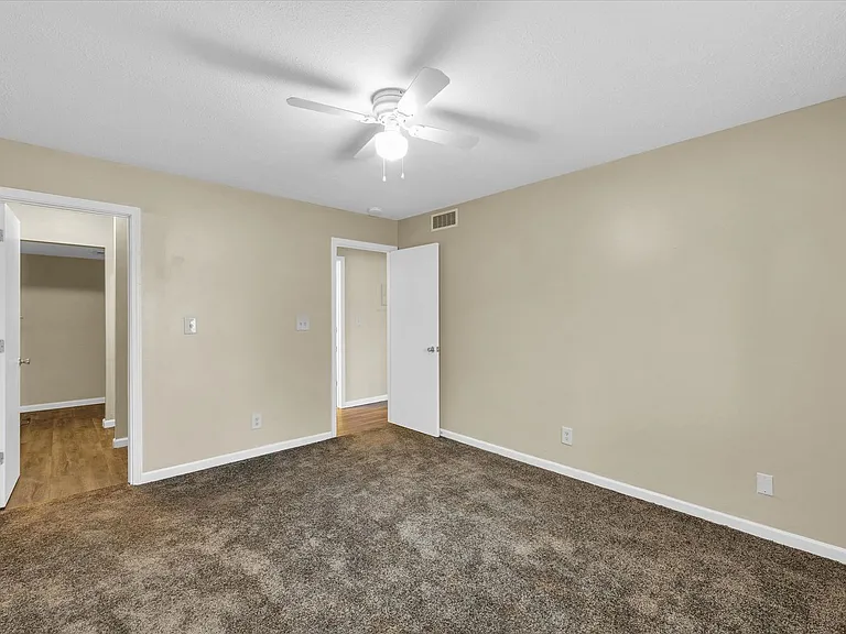 2208 Todd Dr — Photo 33