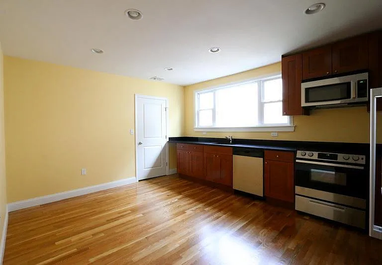 38 Medford St — Photo 11