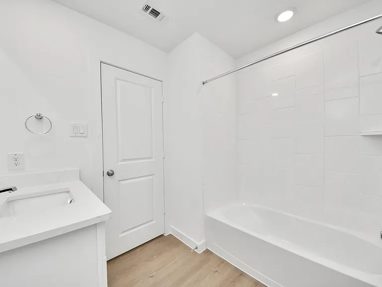 1238 Sandy Shore Ln — Photo 6