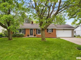 1513 Sunset Dr, Washington, IL