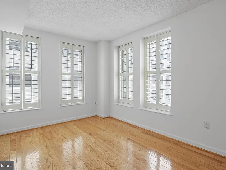 601 Pennsylvania Ave NW #612 — Photo 13