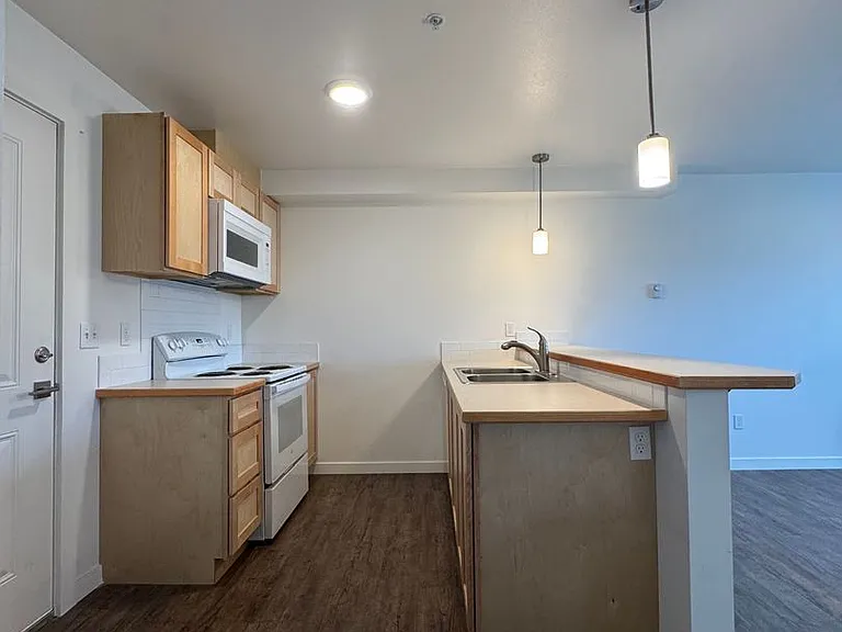 2249 N Airport Rd — Photo 29