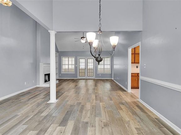 5th image of 401 Crosshaven Way