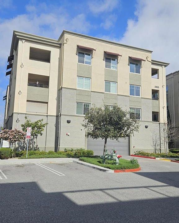 1st image of 2820 Wagon Wheel Rd #403