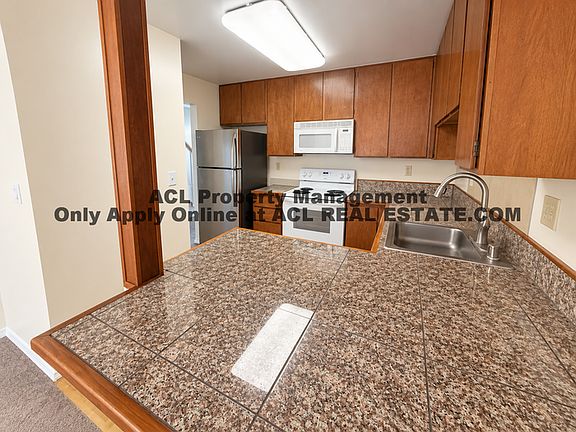 5th image of 273 Sunset Blvd #5