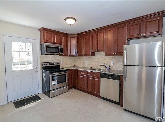 5th image of 1566 Lincoln Blvd