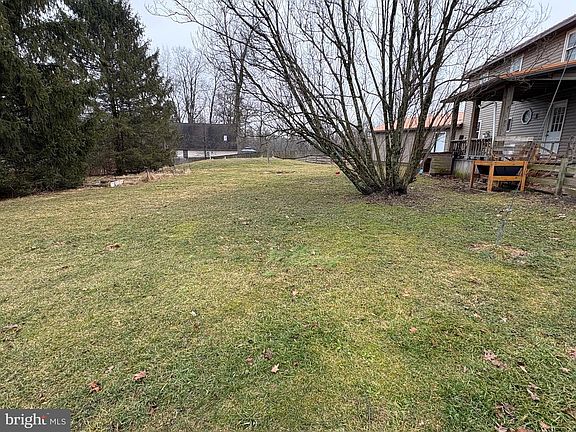 2nd image of 961 Woodland Rd