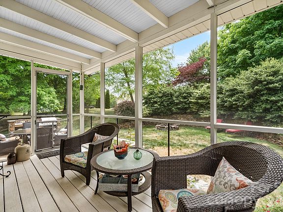 4th image of 1221 Grande Vista Ct
