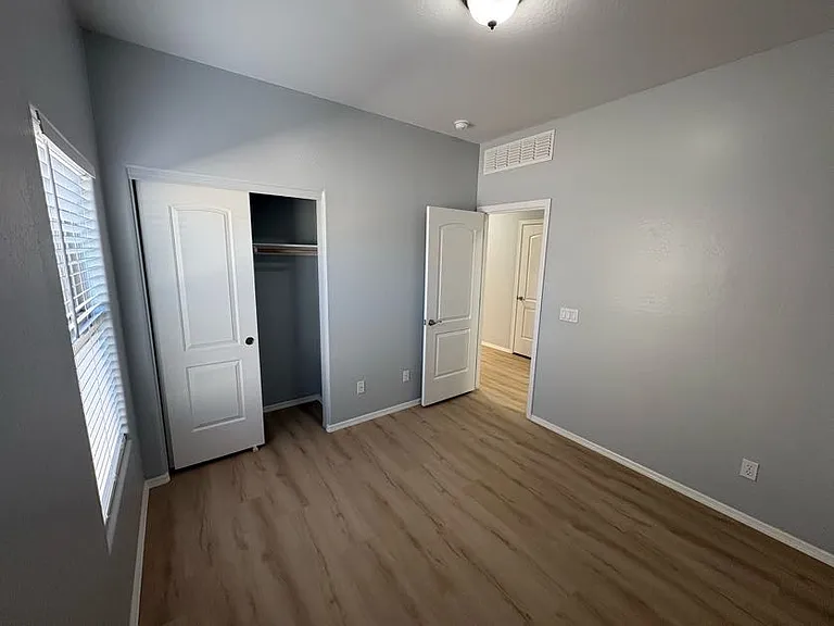 1366 E Linda Dr — Photo 13