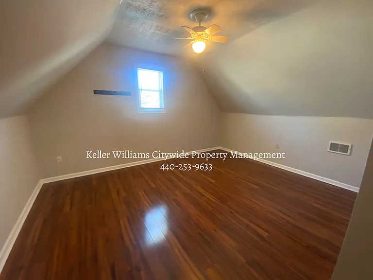 2 bedroom 2 bath townhome in Tremont — Photo 13