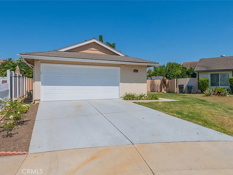 4881 Winvale Ave — Photo 1