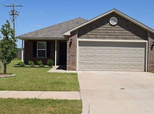 2414 Canyon Creek Dr, Yukon, OK 73099