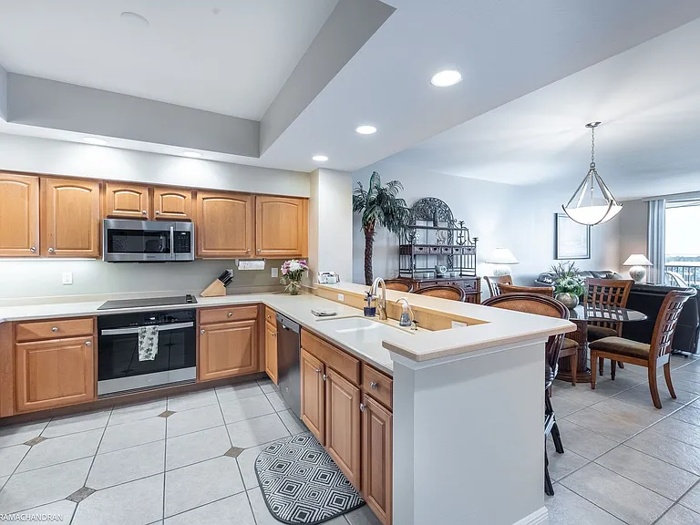 3313 Sunset Key Cir #403 — Photo 7
