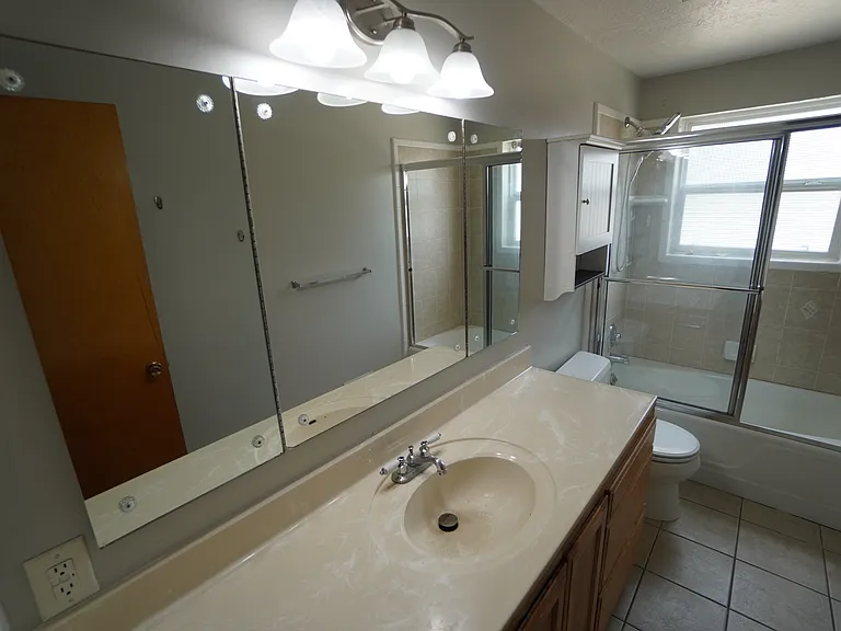 4402 Jefferson Ave — Photo 11
