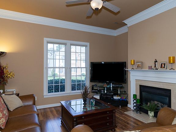 4th image of 220 Anniston Ct
