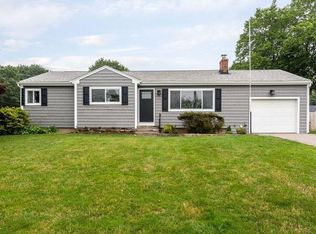 2 Green St, Cumberland, RI 02864