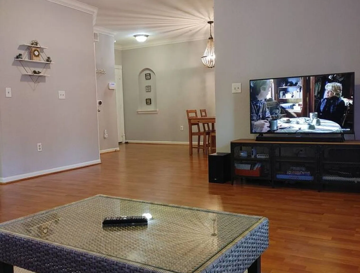 2 bed, 2.0 bath, 1485 sqft, $3,196 — Photo 2