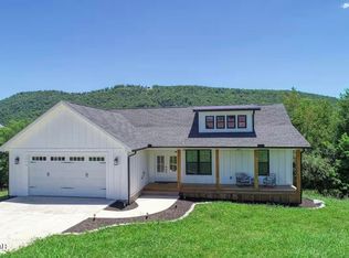 2779 Maplecrest Ln, Sevierville, TN 37876