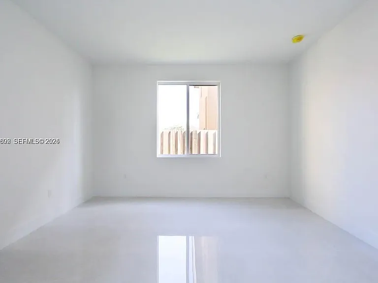 15639 SW 11th Ter — Photo 10