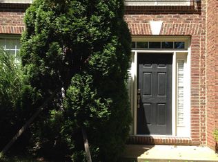 12041 Overbridge Ln, Fairfax, VA 22030