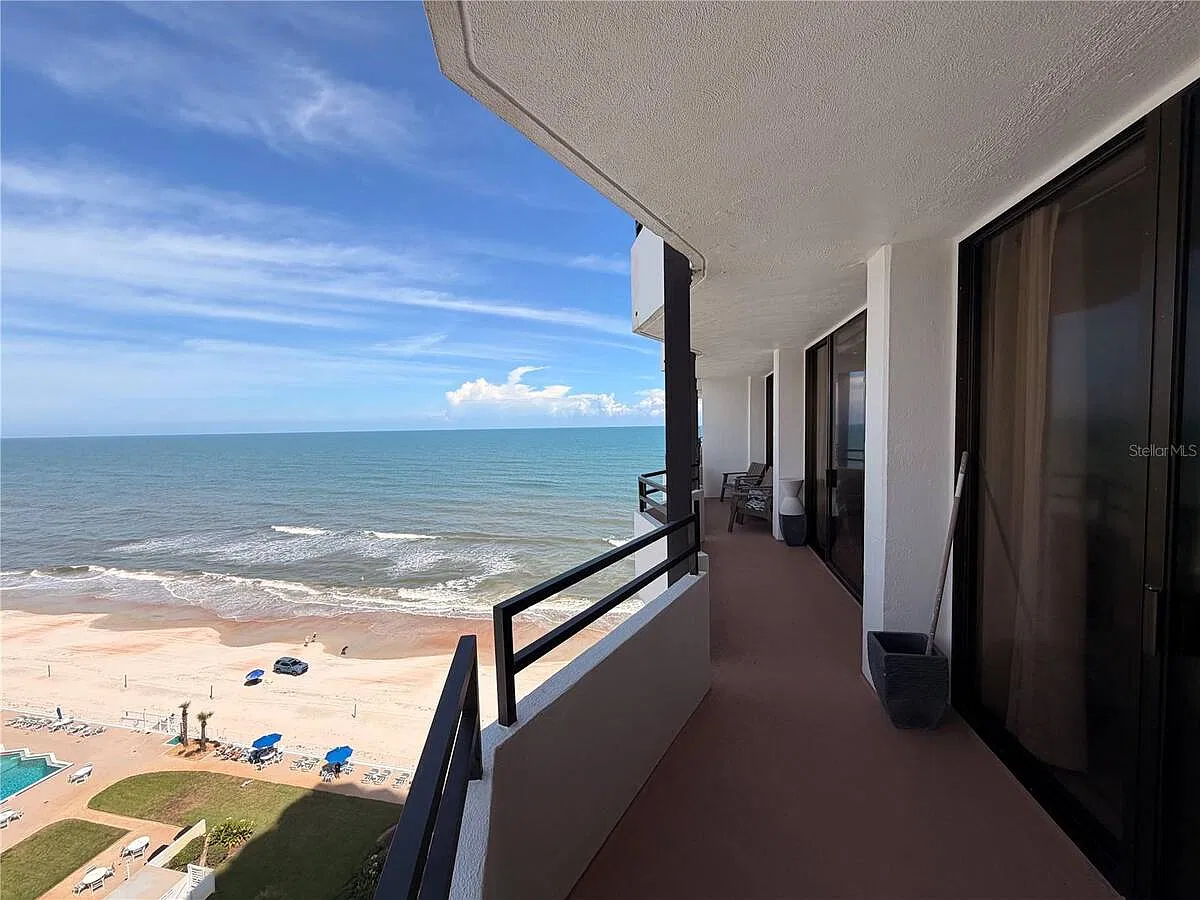 2 bed, 2.0 bath, 1103 sqft, $3,000 — Photo 2