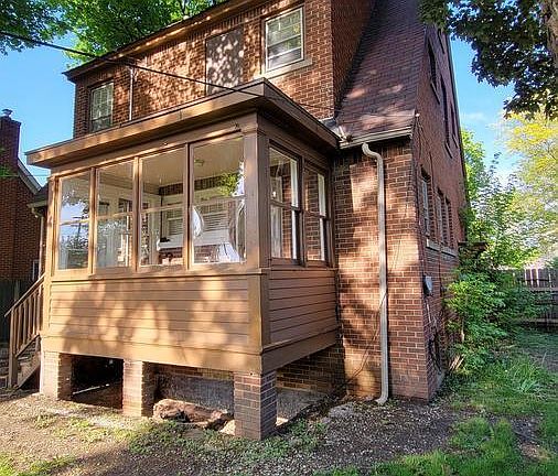 2nd image of 628 N Elmwood Ave
