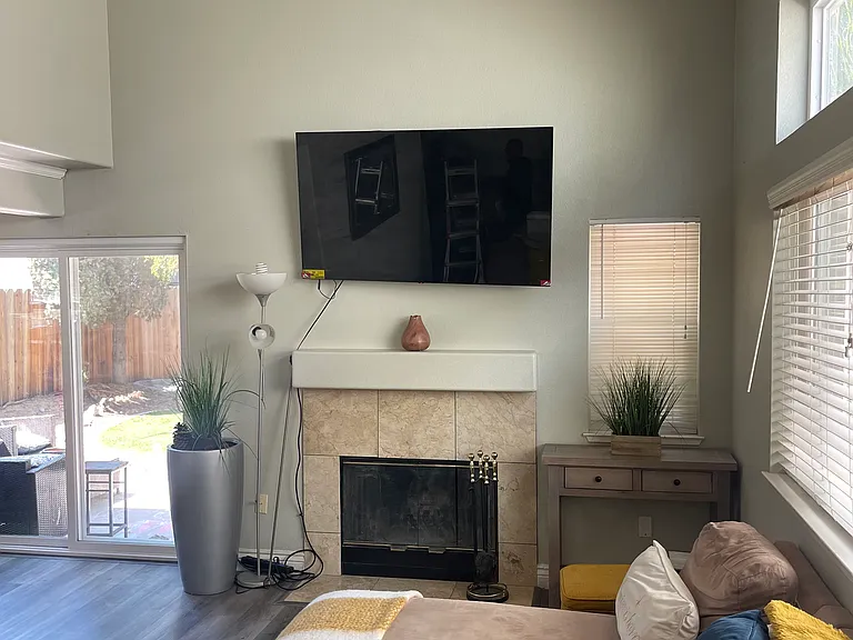 318 Brookview Dr — Photo 6