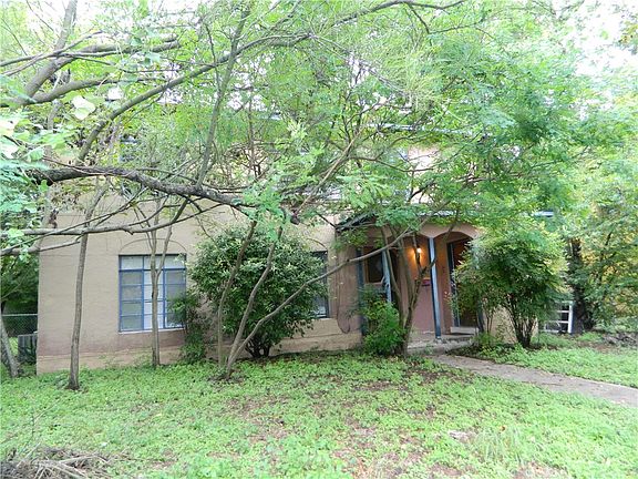 2nd image of 4005 Maplewood Ave #A