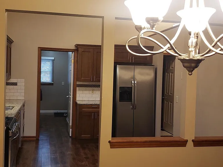 Large Kitchen with breakfast area