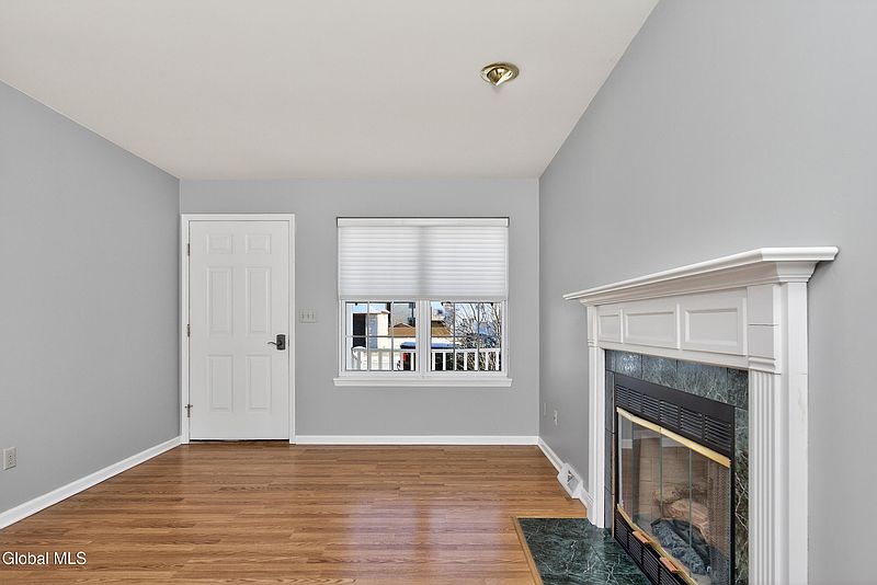 4th image of 29 Paine Street
