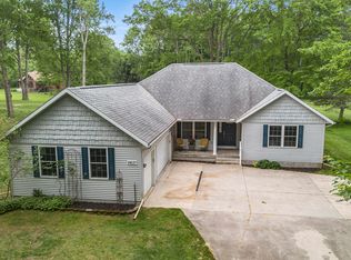 9637 Sunset Dr, Stanwood, MI 49346