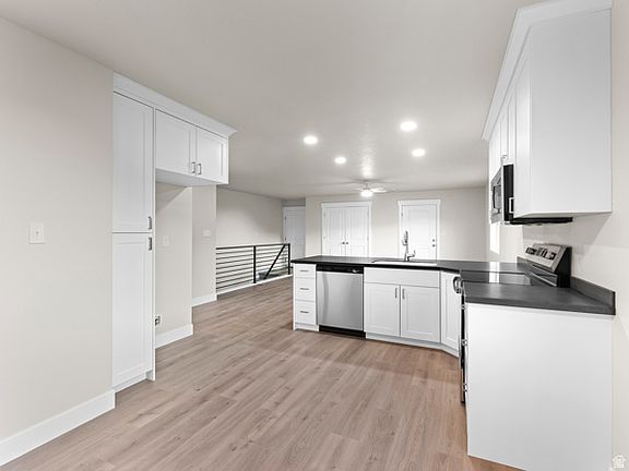 4th image of 350 W Dublin Ave S