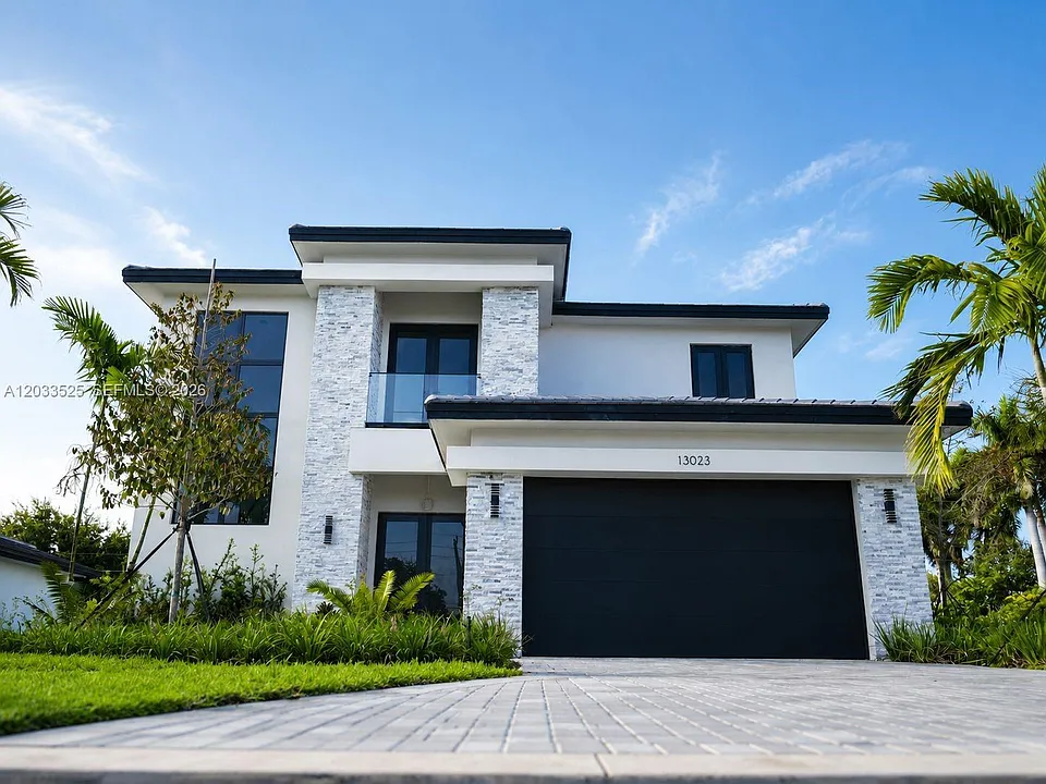 13023 Davie Oaks Dr